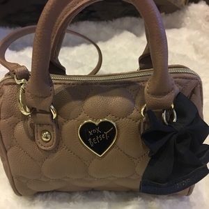 Betsey Johnson small Hangbag 🖤